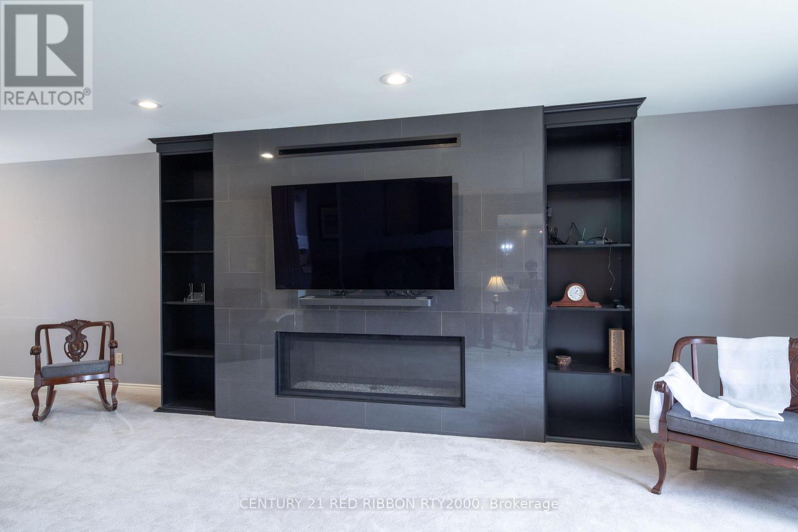 51 Queen Street, Strathroy-Caradoc, Ontario  N7G 2H5 - Photo 13 - X12681200