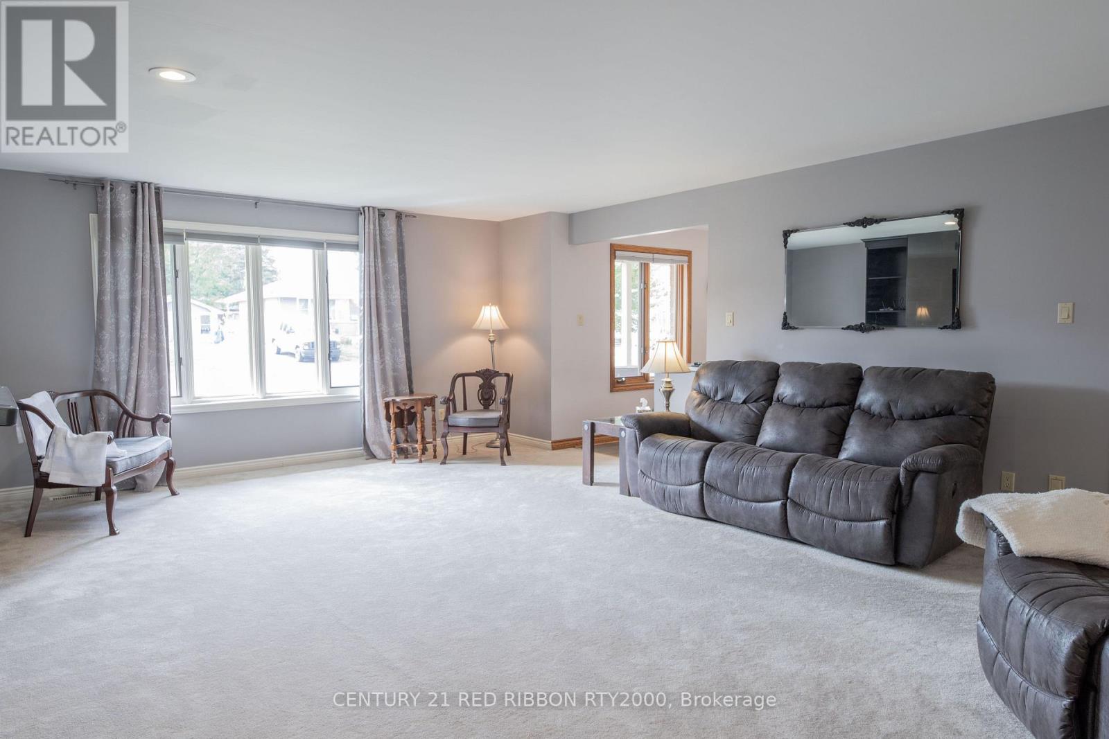 51 Queen Street, Strathroy-Caradoc, Ontario  N7G 2H5 - Photo 15 - X12681200