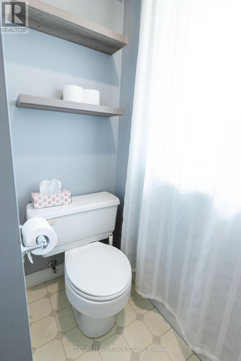 51 Queen Street, Strathroy-Caradoc, Ontario  N7G 2H5 - Photo 31 - X12681200