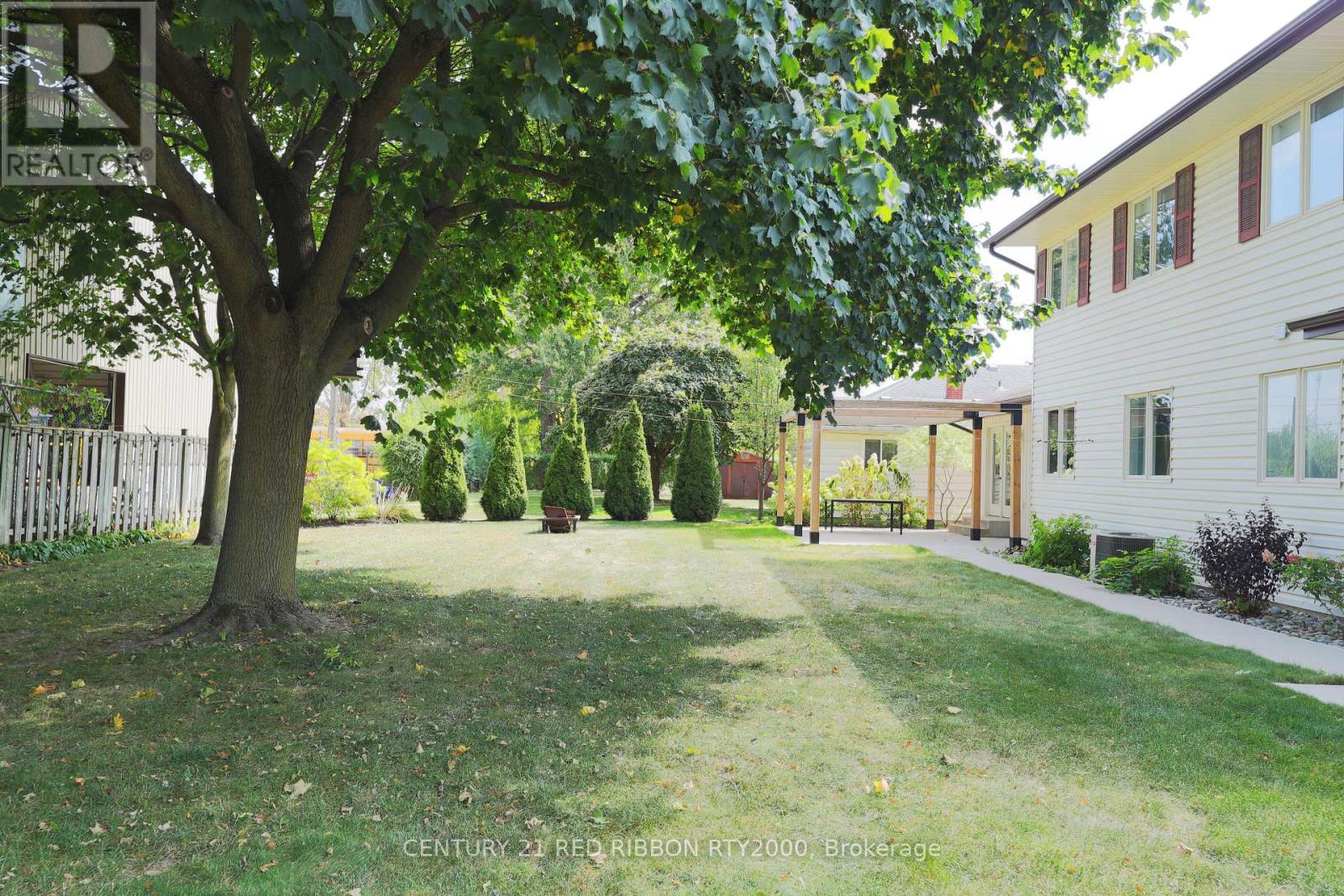 51 Queen Street, Strathroy-Caradoc, Ontario  N7G 2H5 - Photo 39 - X12681200