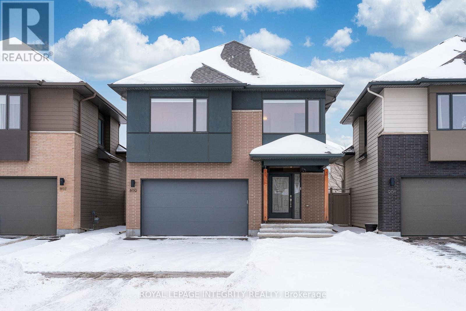 899 RALPH HENNESSY AVENUE, Ottawa, Ontario