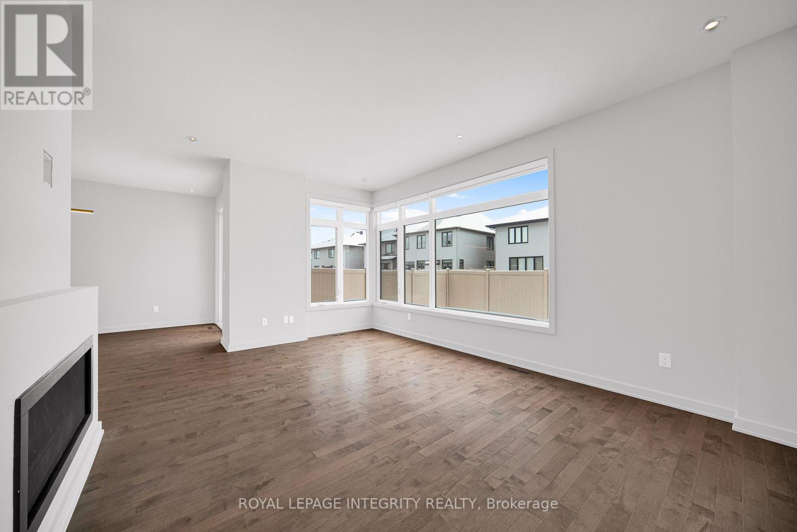 899 Ralph Hennessy Avenue, Ottawa, Ontario  K1X 0B1 - Photo 11 - X12681084