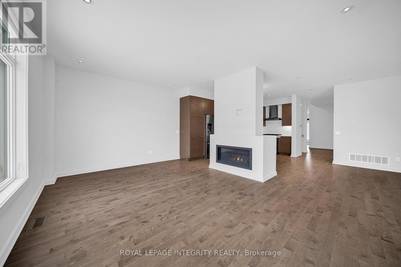 899 Ralph Hennessy Avenue, Ottawa, Ontario  K1X 0B1 - Photo 12 - X12681084