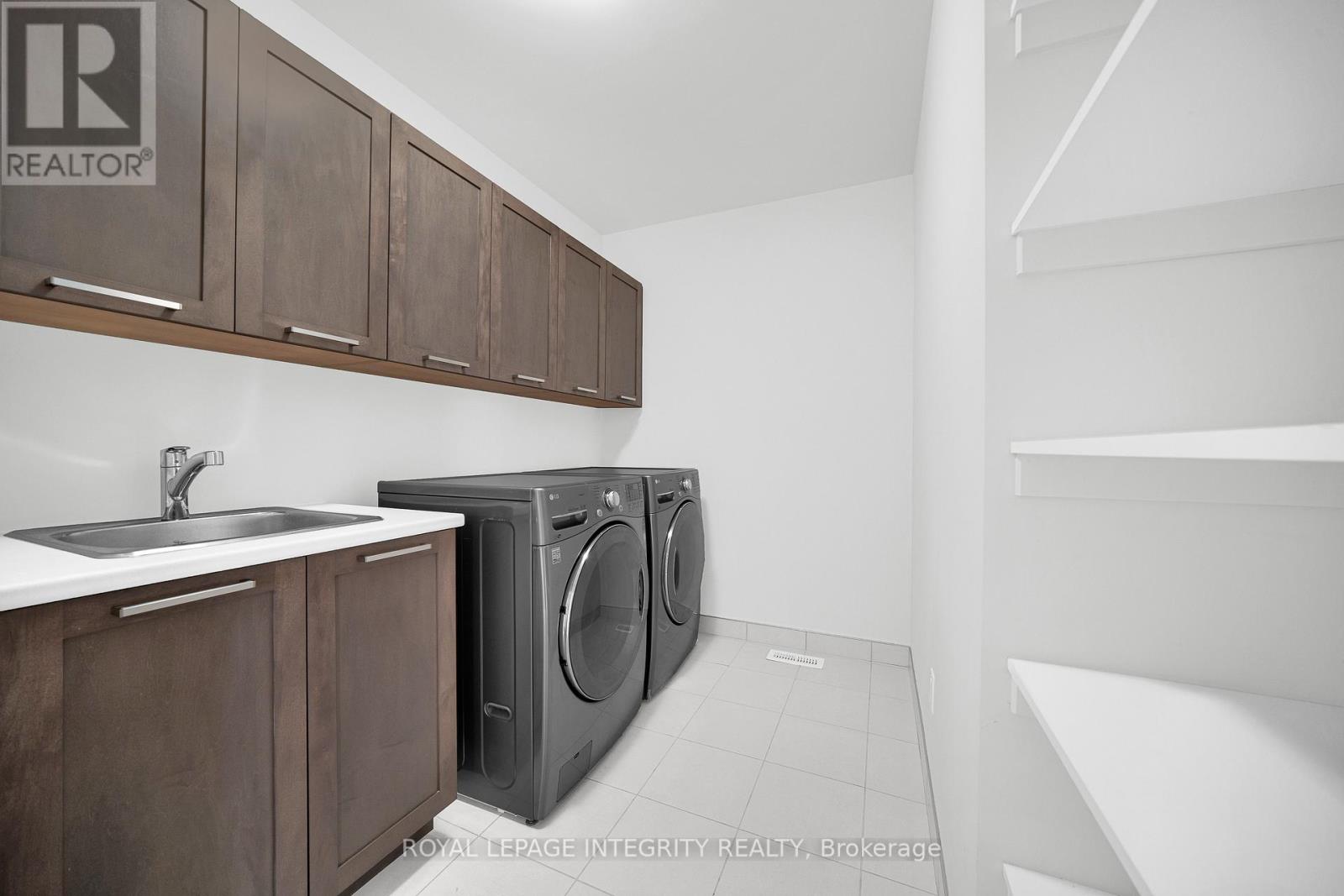 899 Ralph Hennessy Avenue, Ottawa, Ontario  K1X 0B1 - Photo 31 - X12681084