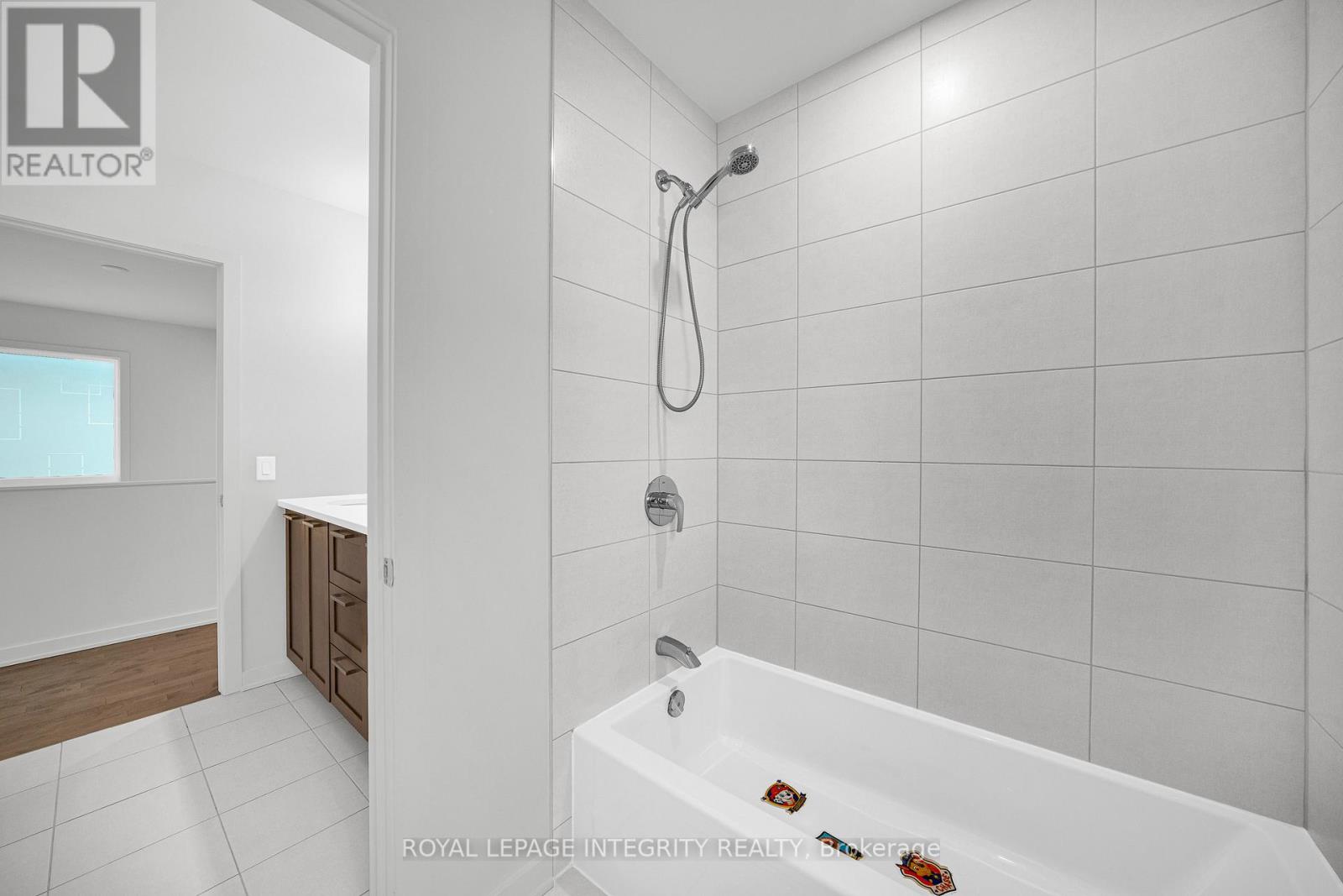 899 Ralph Hennessy Avenue, Ottawa, Ontario  K1X 0B1 - Photo 39 - X12681084