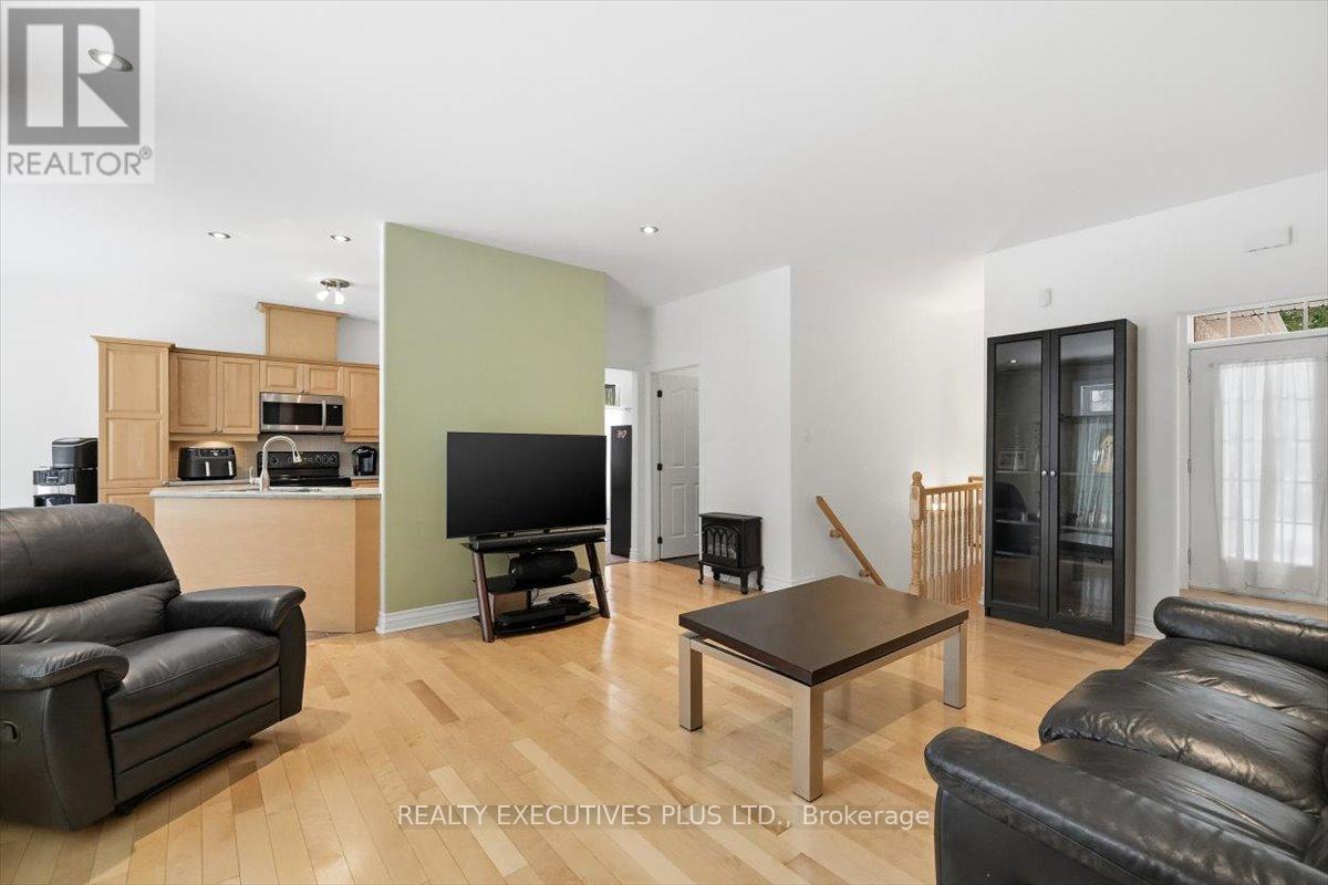 2660 Dubois Street, Clarence-Rockland, Ontario  K4K 1K7 - Photo 7 - X12681128