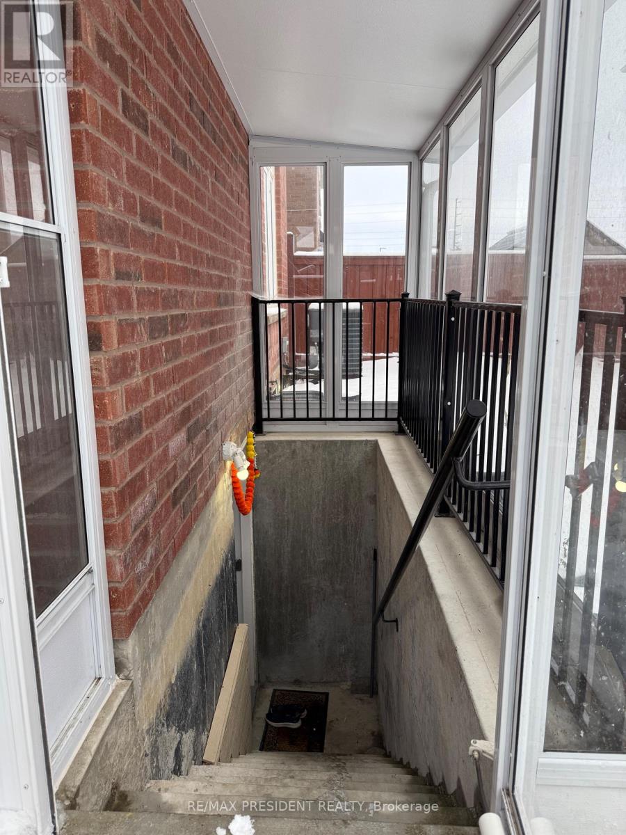 92 HUMBERSTONE CRESCENT, Brampton, Ontario