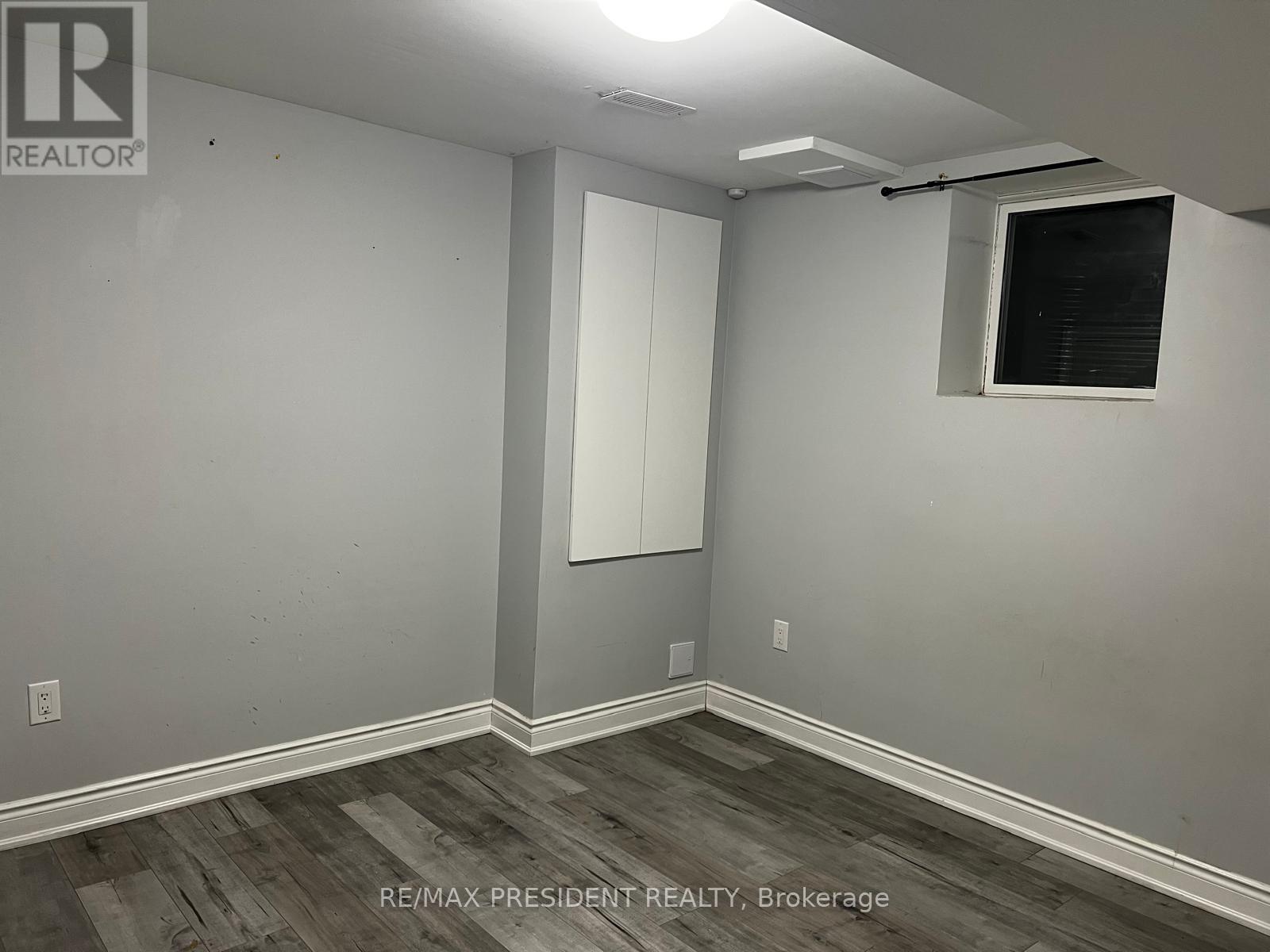 92 Humberstone Crescent, Brampton, Ontario  L7A 4C1 - Photo 8 - W12680724