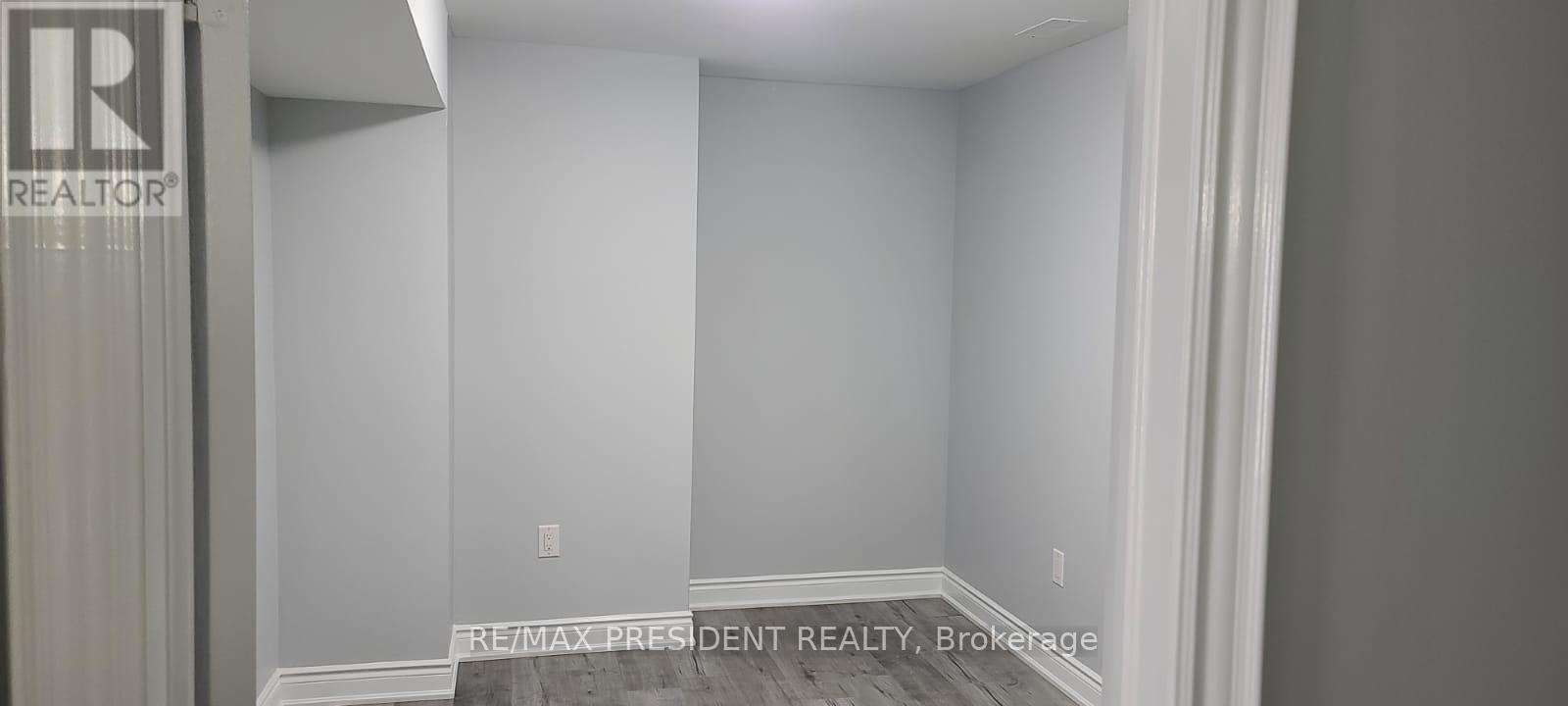 92 Humberstone Crescent, Brampton, Ontario  L7A 4C1 - Photo 7 - W12680724