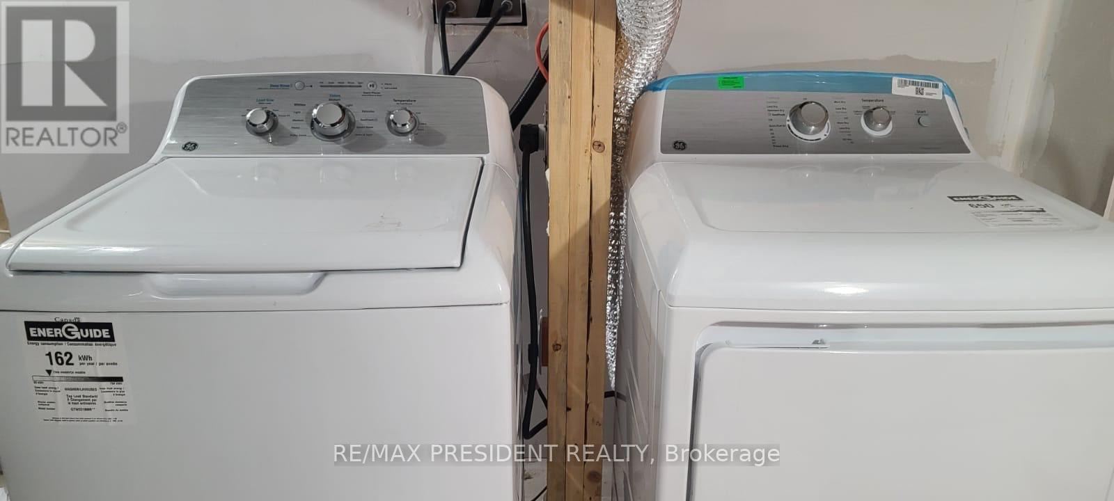 92 Humberstone Crescent, Brampton, Ontario  L7A 4C1 - Photo 9 - W12680724