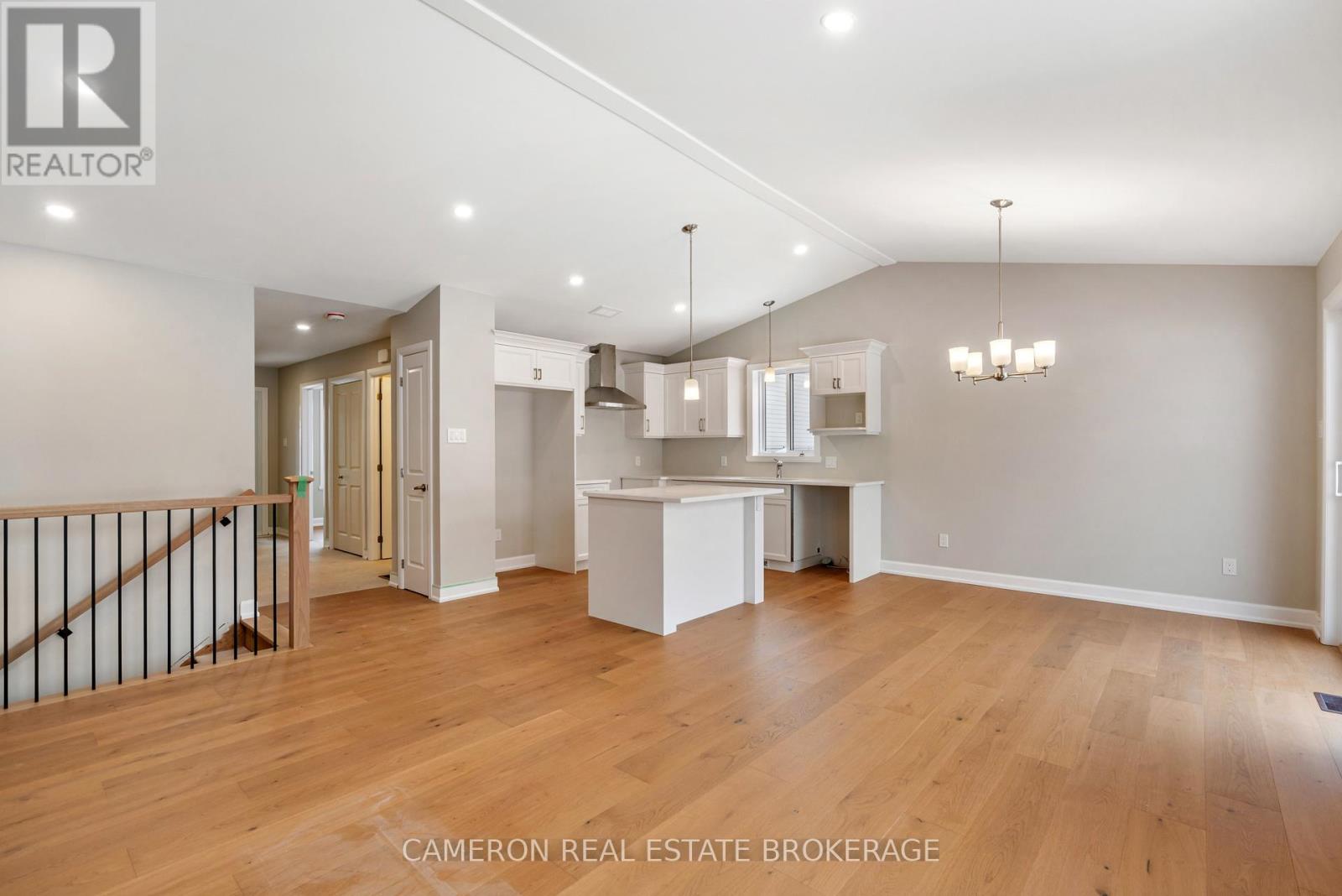 3153 Mauricy Street, Cornwall, Ontario  K6K 0A1 - Photo 3 - X12514170