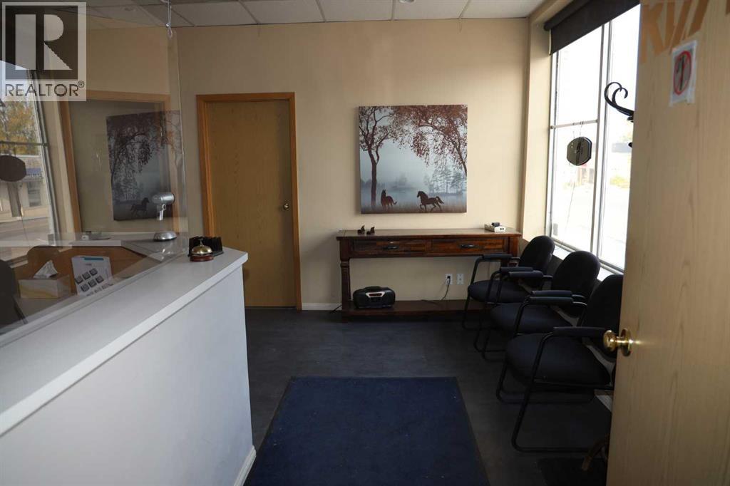 122 2 Avenue, Strathmore, Alberta  T1P 1K1 - Photo 2 - A2264306