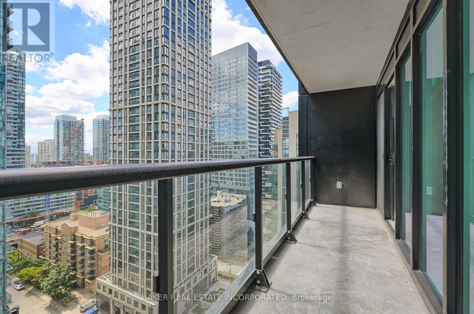 2302 - 223 Redpath Avenue, Toronto, Ontario  M4P 0E8 - Photo 6 - C12681046