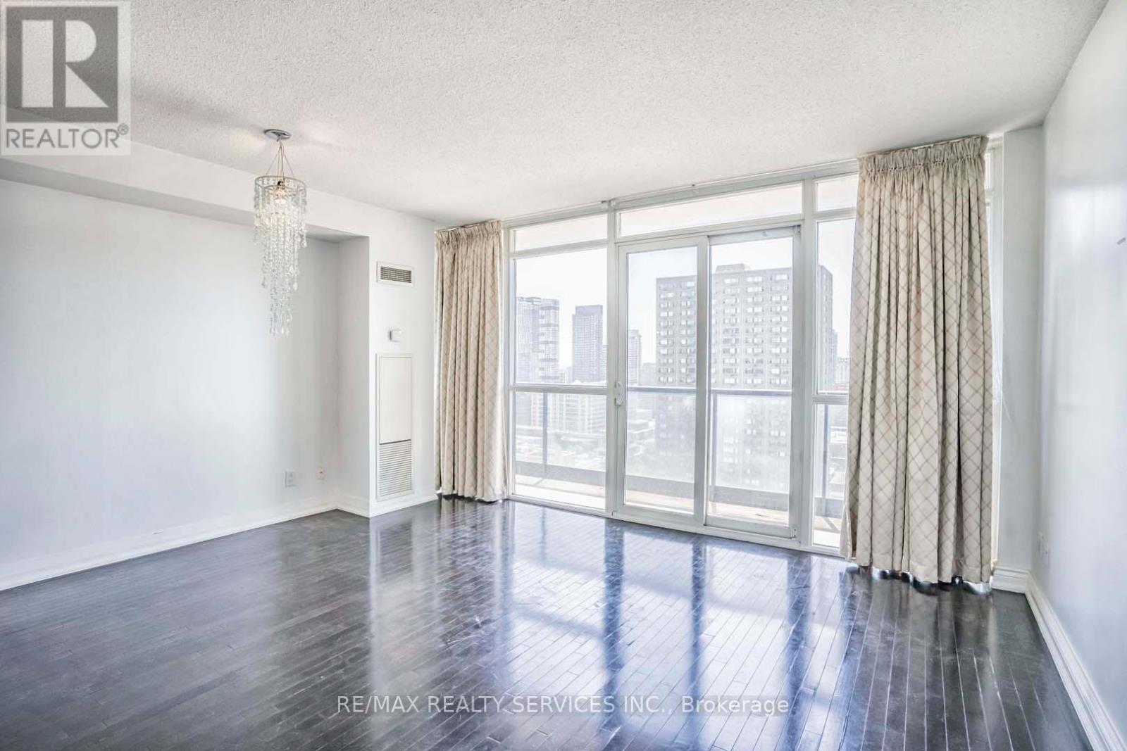 2402 - 25 Carlton Street, Toronto, Ontario  M5B 1L4 - Photo 4 - C12681132