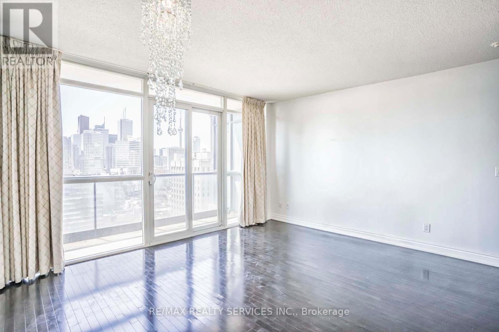 2402 - 25 Carlton Street, Toronto, Ontario  M5B 1L4 - Photo 6 - C12681132