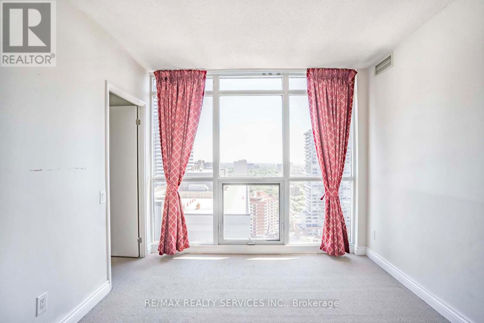 2402 - 25 Carlton Street, Toronto, Ontario  M5B 1L4 - Photo 8 - C12681132