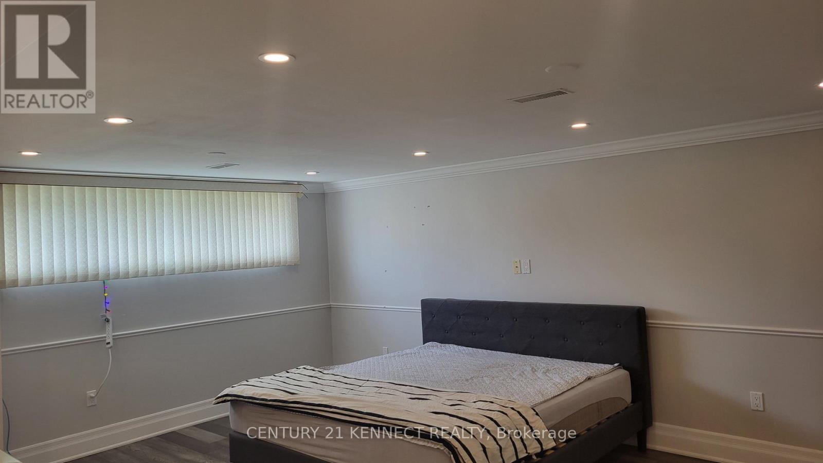 Lower - 1 Evanston Drive, Toronto, Ontario  M3H 5N9 - Photo 19 - C12681196