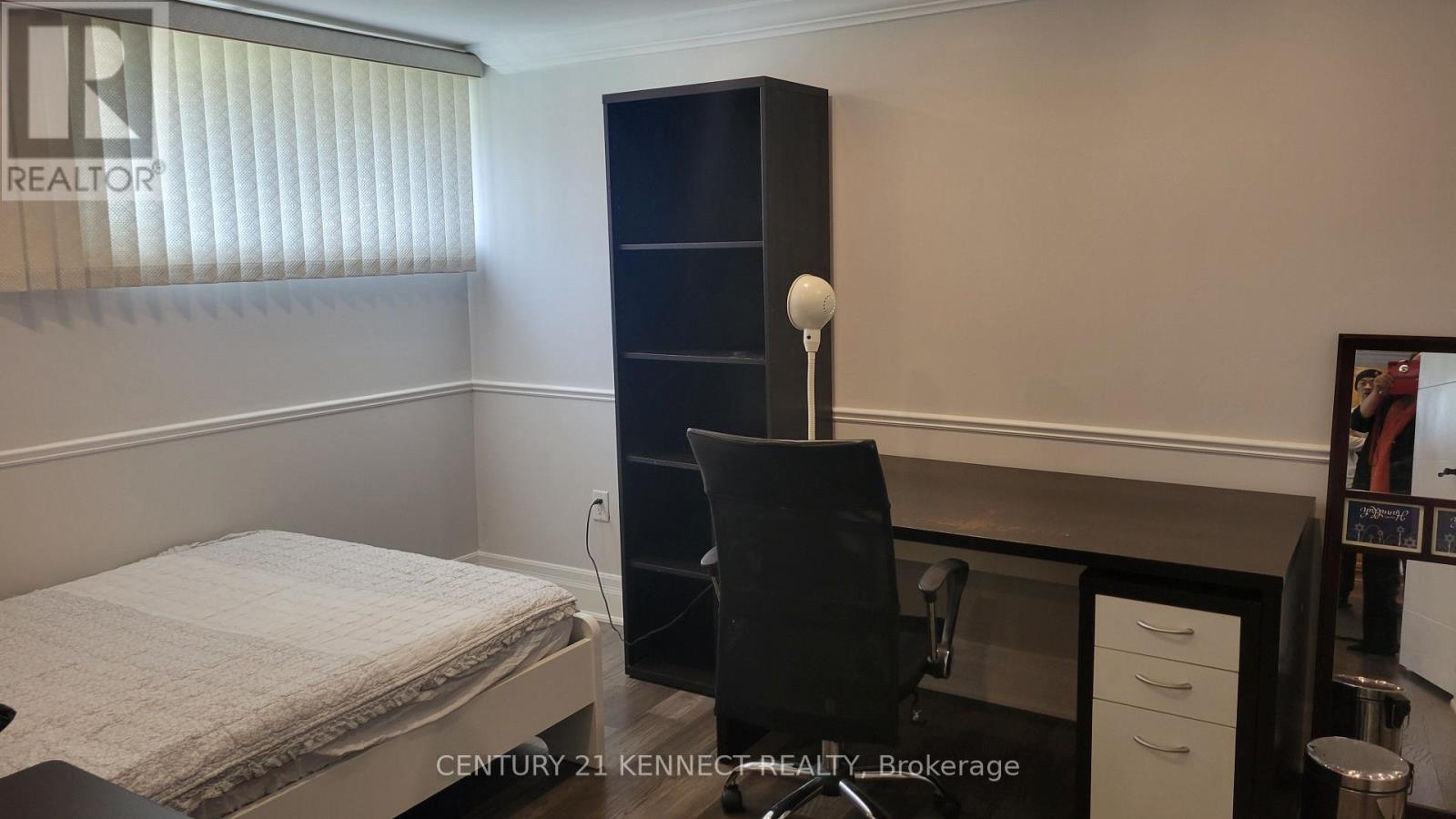 Lower - 1 Evanston Drive, Toronto, Ontario  M3H 5N9 - Photo 23 - C12681196