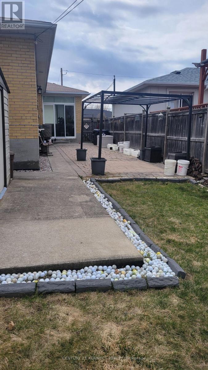 Lower - 1 Evanston Drive, Toronto, Ontario  M3H 5N9 - Photo 37 - C12681196