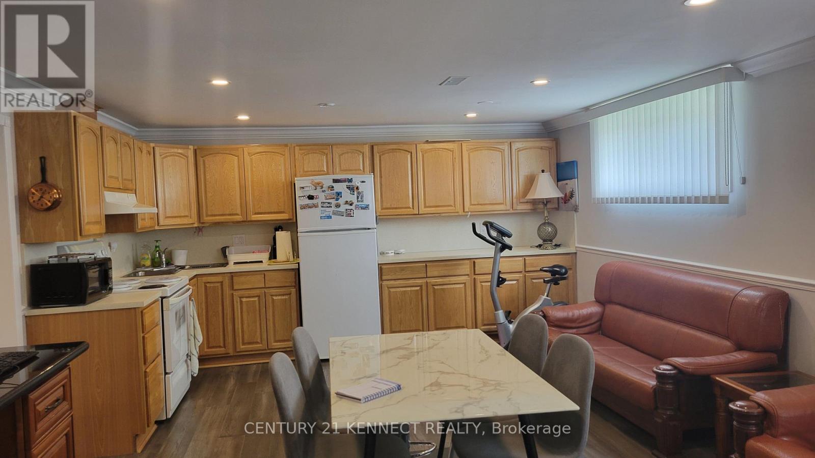 Lower - 1 Evanston Drive, Toronto, Ontario  M3H 5N9 - Photo 7 - C12681196