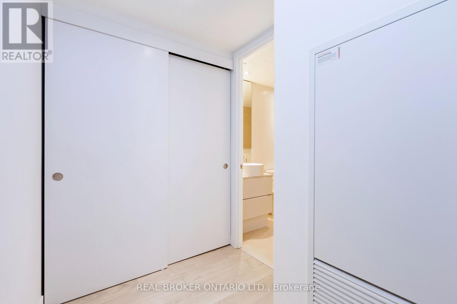 304 - 185 Roehampton Avenue, Toronto, Ontario  M4P 0C6 - Photo 5 - C12681218