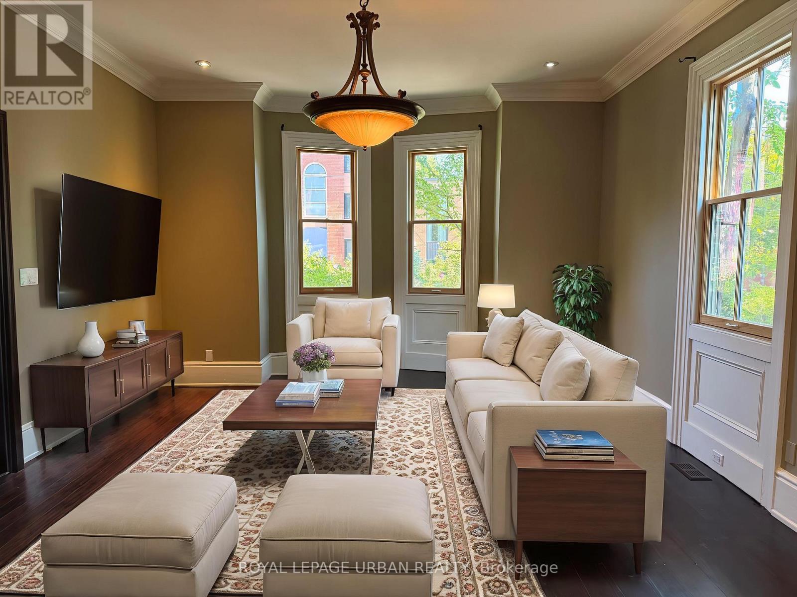 306 Seaton Street, Toronto, Ontario  M5A 2T7 - Photo 5 - C12681242