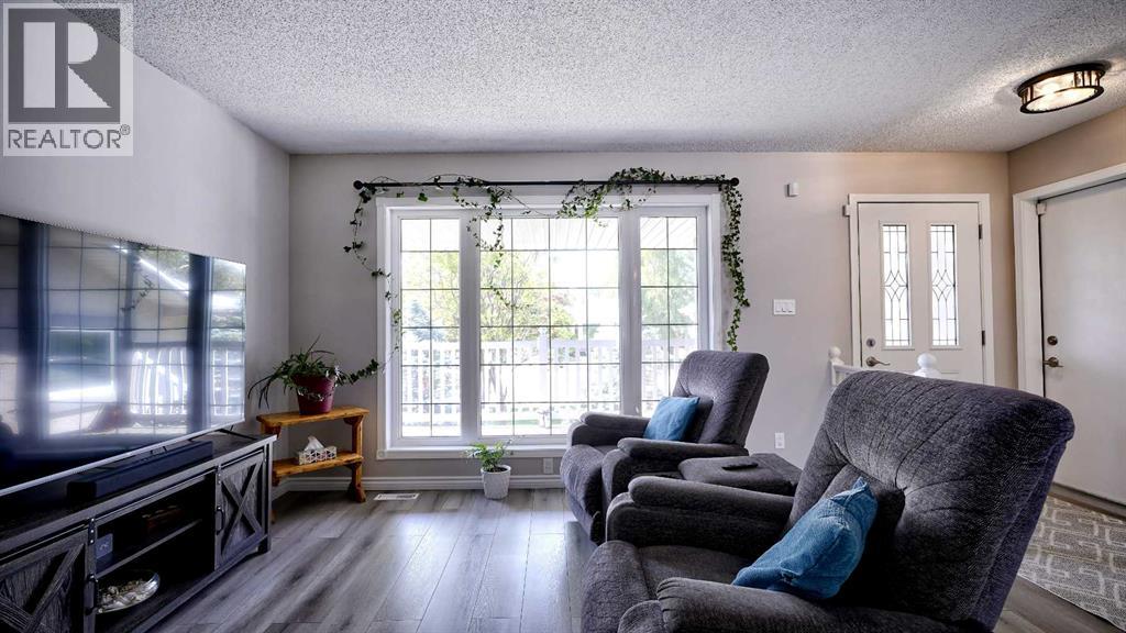 78 Athabasca Crescent, Crossfield, Alberta  T0M 0S0 - Photo 11 - A2276038