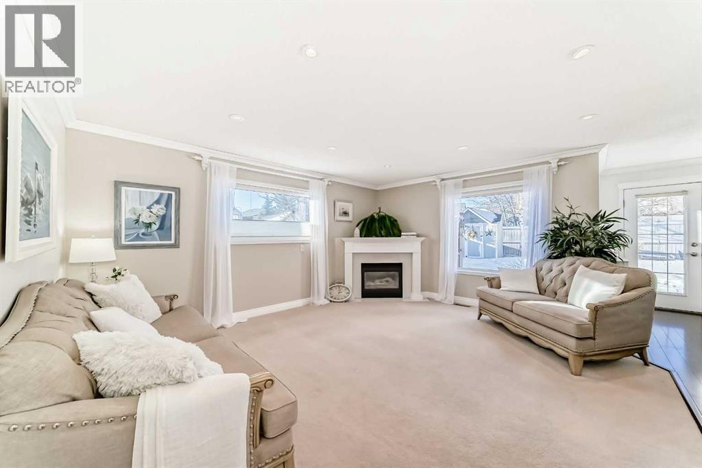 91 Somerglen Road Sw, Calgary, Alberta  T2Y 3S3 - Photo 5 - A2278120