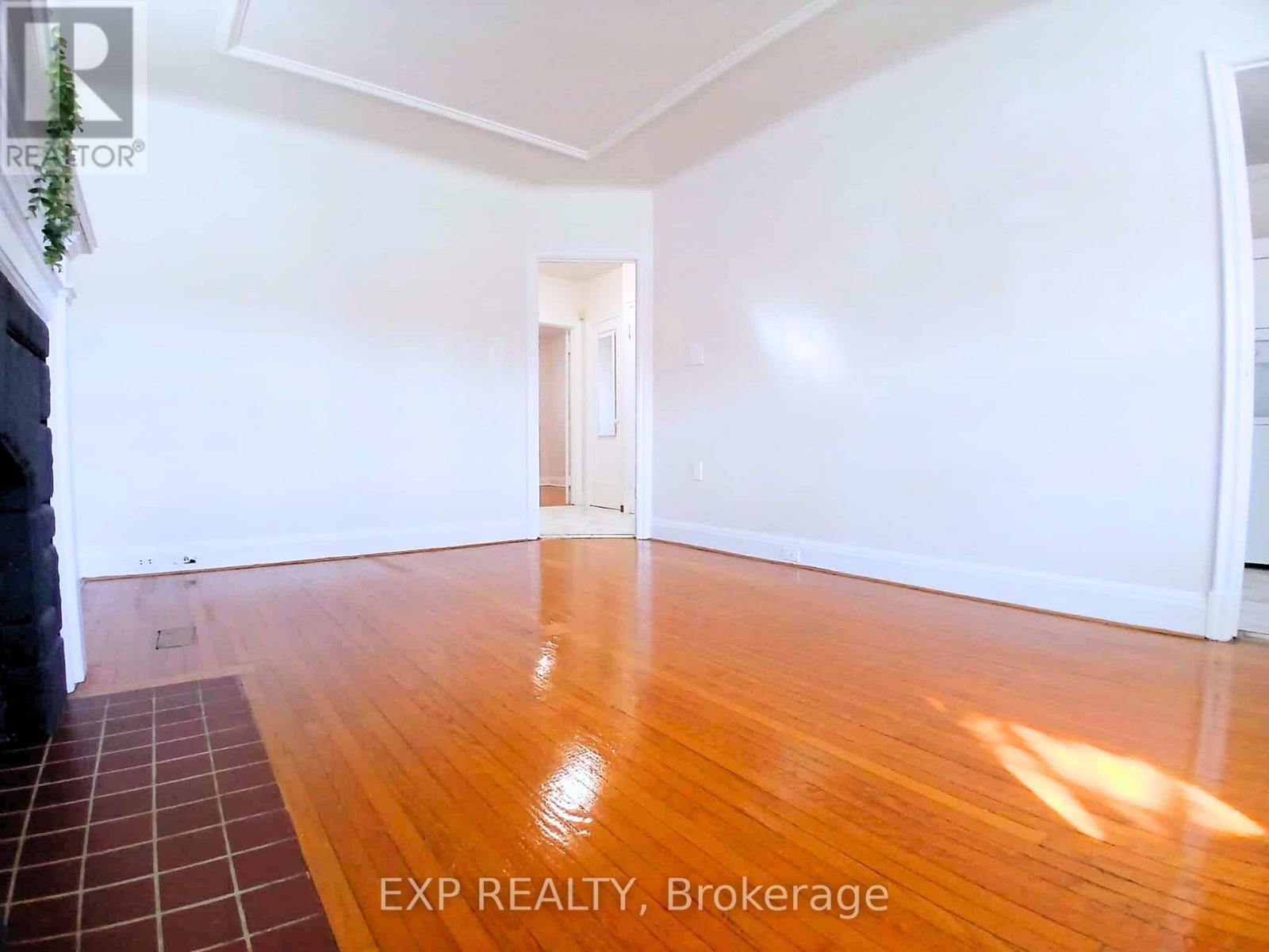 Main - 310 Westwood Avenue, Toronto, Ontario  M4J 2H7 - Photo 3 - E12681066