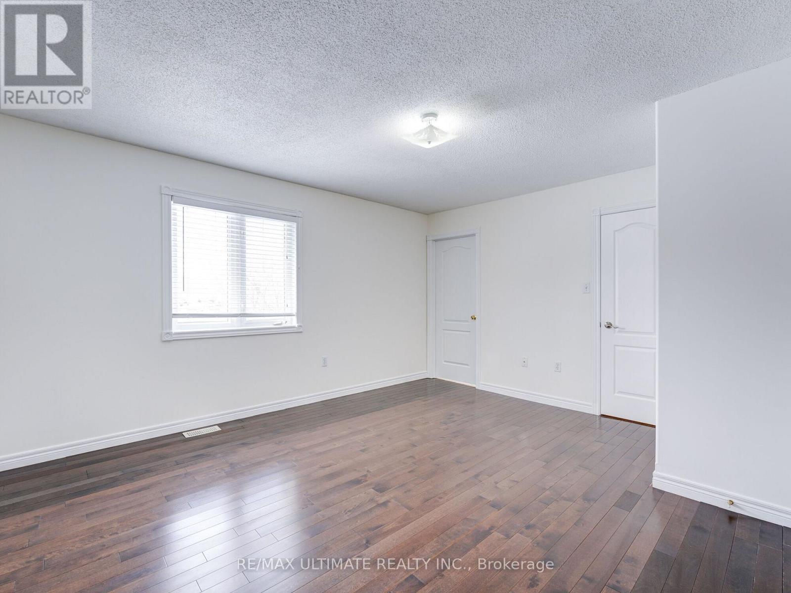 22 Wrendale Crescent, Georgina, Ontario  L4P 4C4 - Photo 16 - N12681244