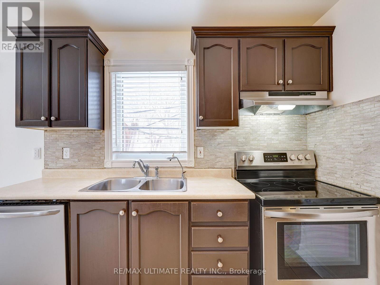 22 Wrendale Crescent, Georgina, Ontario  L4P 4C4 - Photo 8 - N12681244