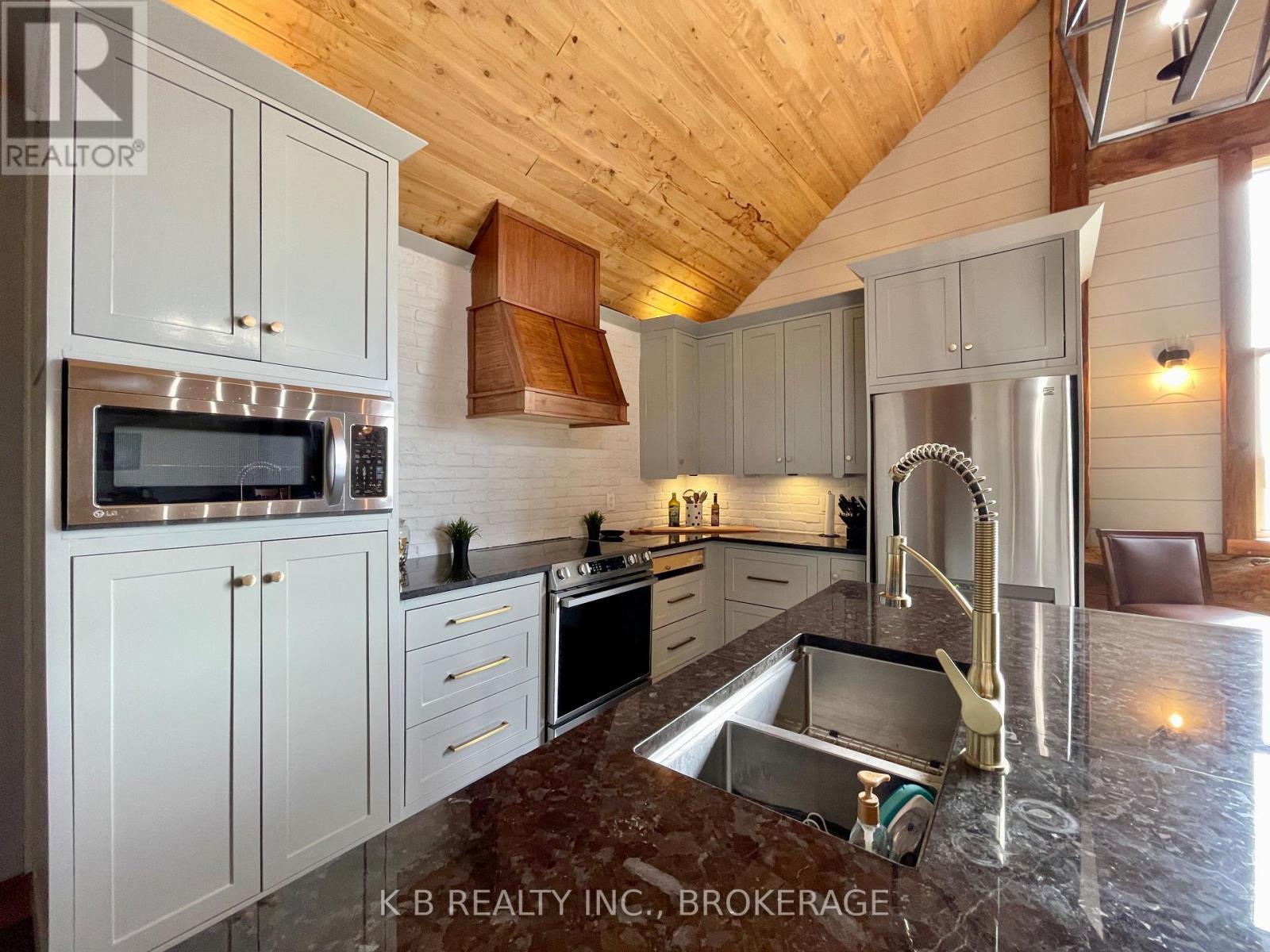 9261 33 Highway, Greater Napanee, Ontario  K0H 1G0 - Photo 25 - X12639898