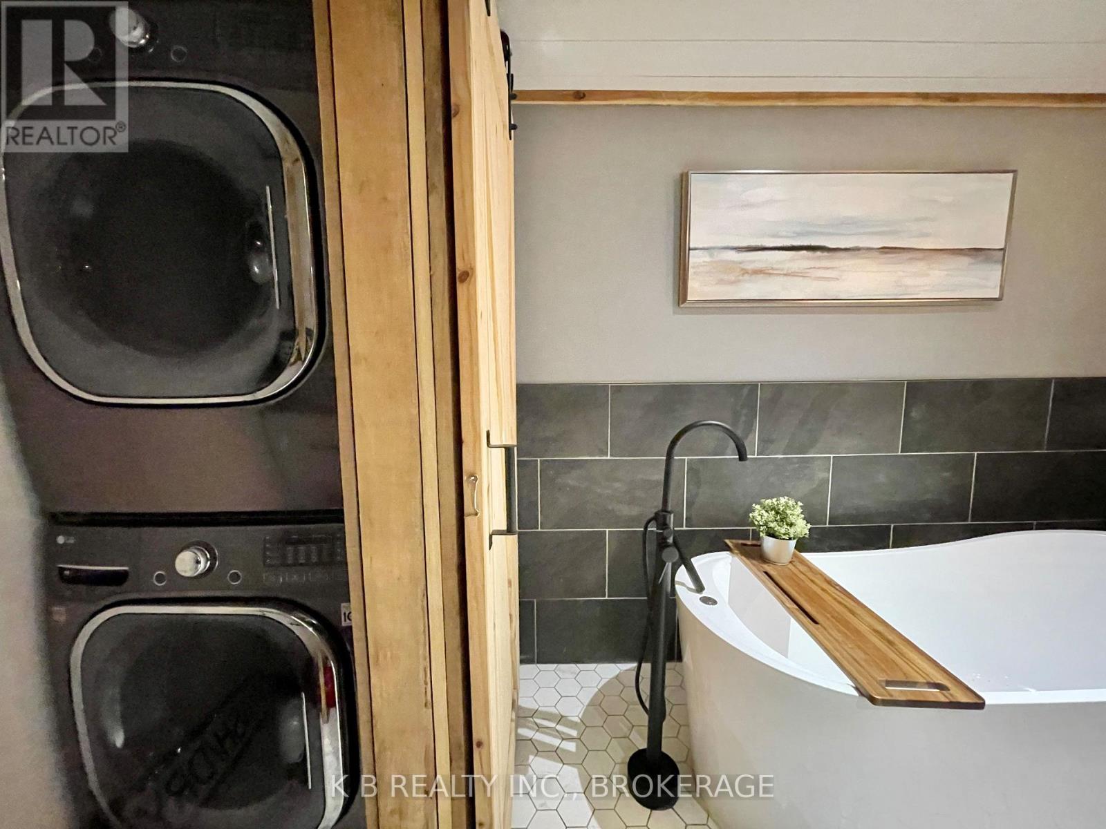 9261 33 Highway, Greater Napanee, Ontario  K0H 1G0 - Photo 38 - X12639898