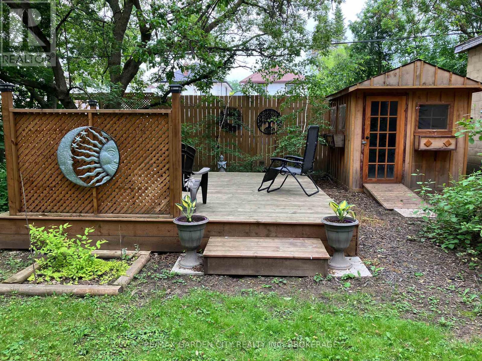 16 Ida Street, St. Catharines, Ontario  L2R 3X4 - Photo 21 - X12485392