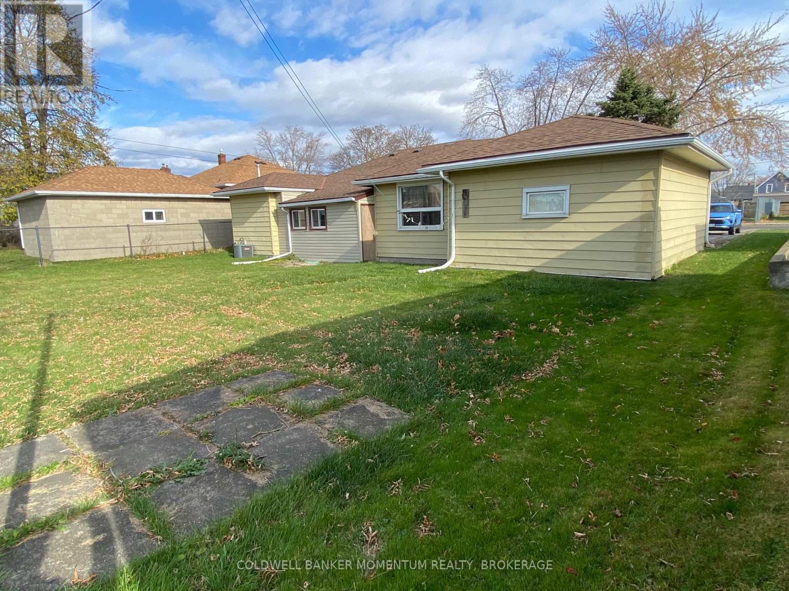 110 Clarke Street, Port Colborne (Killaly East), Ontario  L3K 2G3 - Photo 14 - X12556378