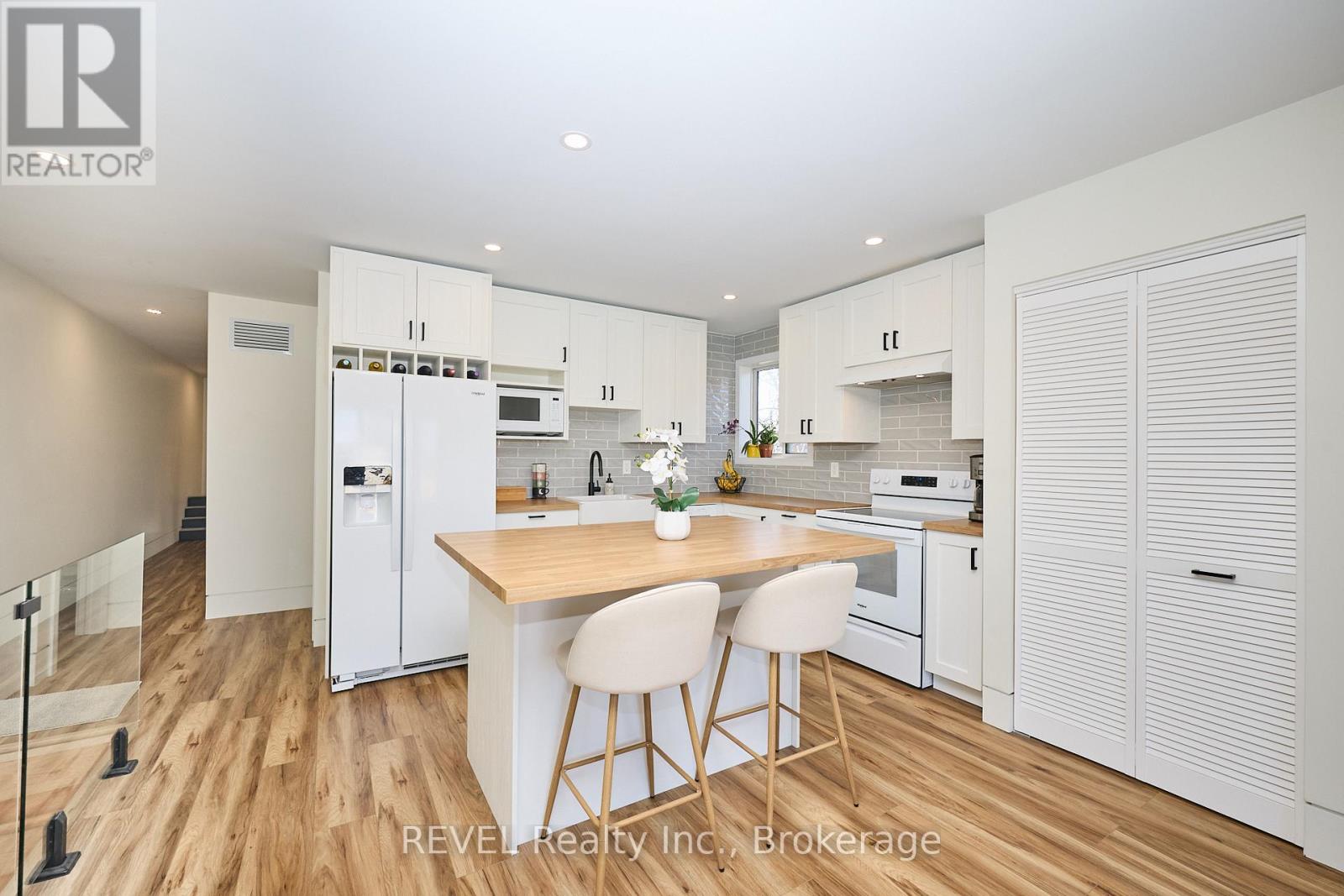 141 Douglas Street, Fort Erie, Ontario  L2A 6V3 - Photo 1 - X12679638