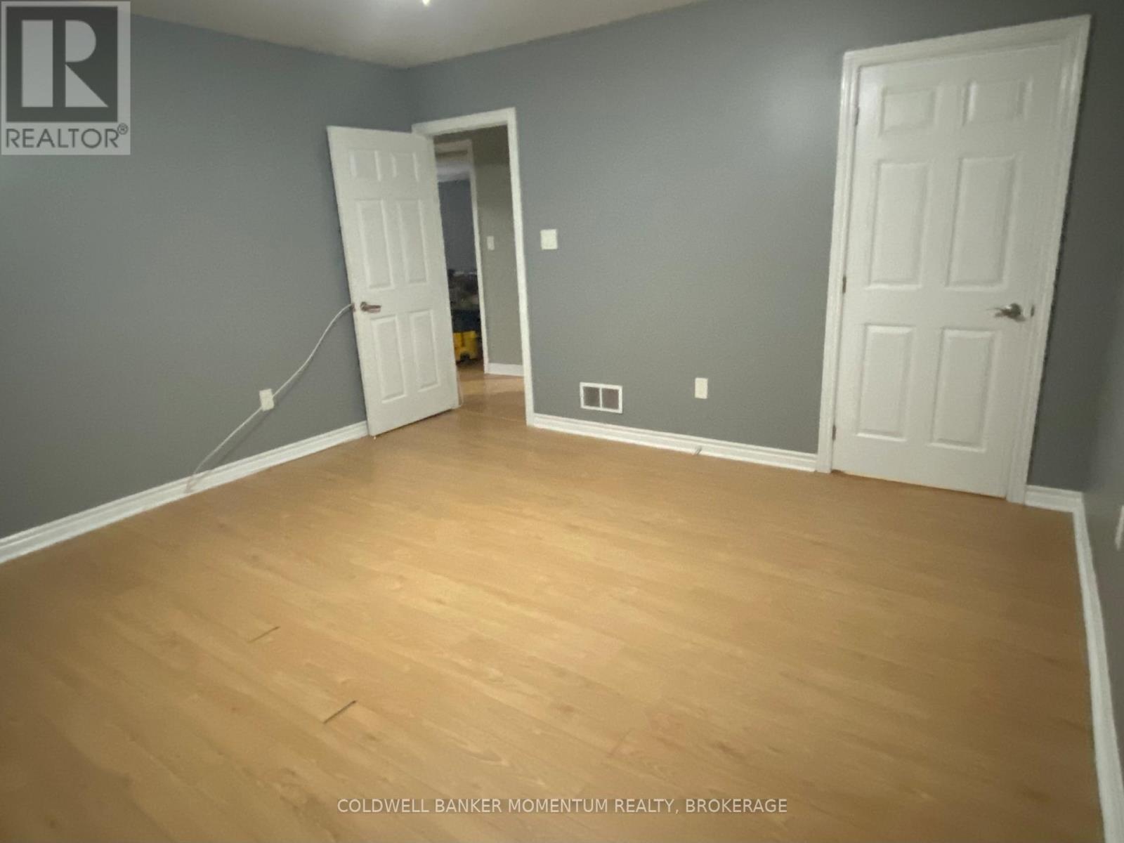 110 Clarke Street, Port Colborne (Killaly East), Ontario  L3K 2G3 - Photo 12 - X12556378