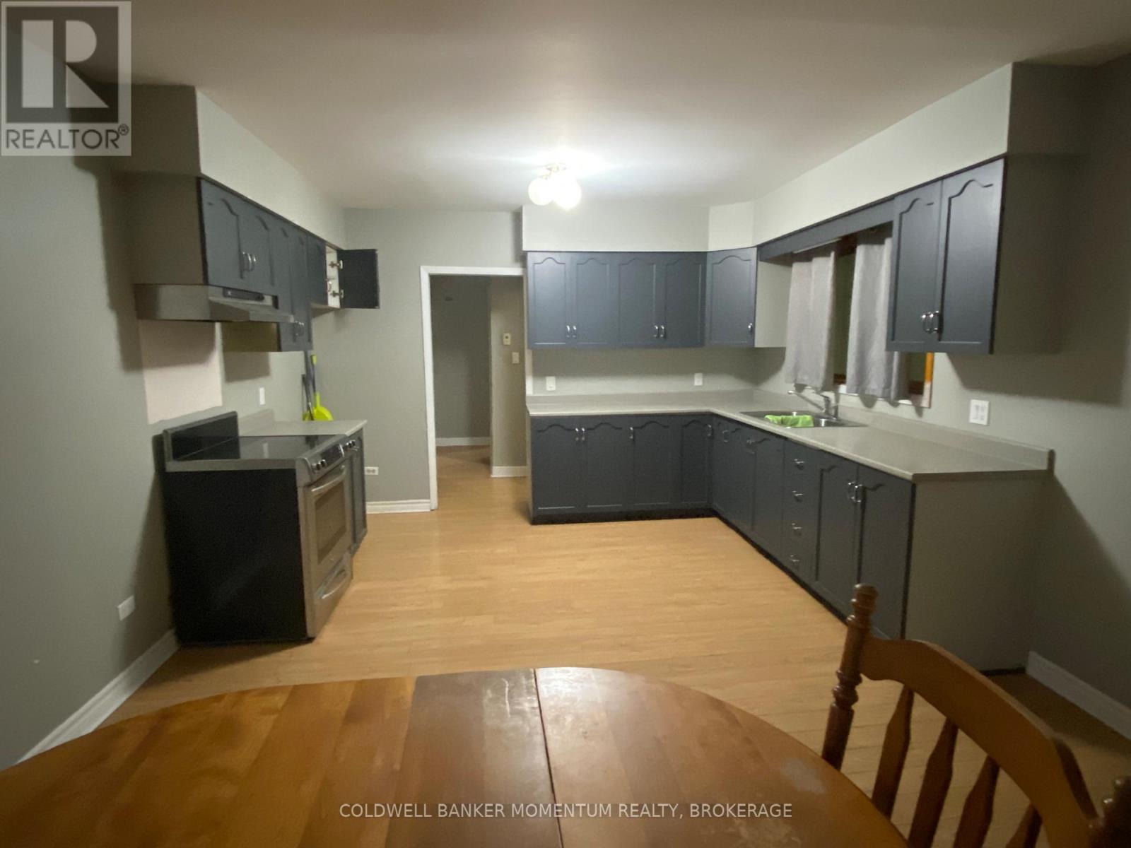 110 Clarke Street, Port Colborne (Killaly East), Ontario  L3K 2G3 - Photo 5 - X12556378