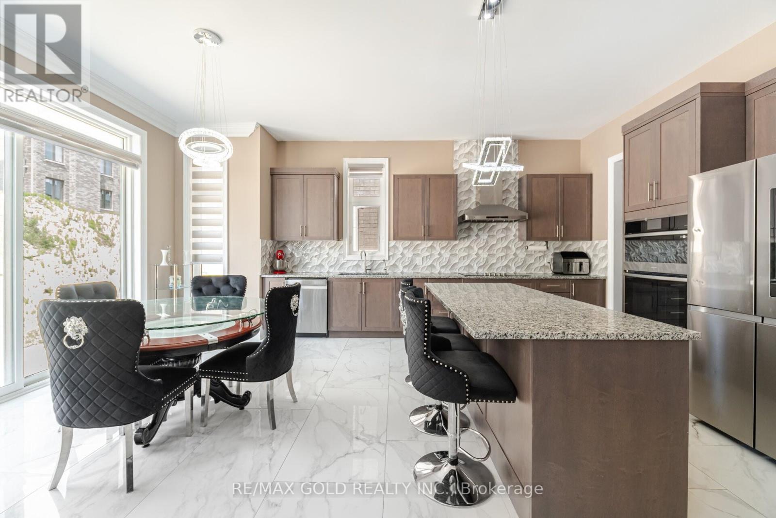 85 James Walker Avenue, Caledon, Ontario  L7C 4N1 - Photo 10 - W12681054