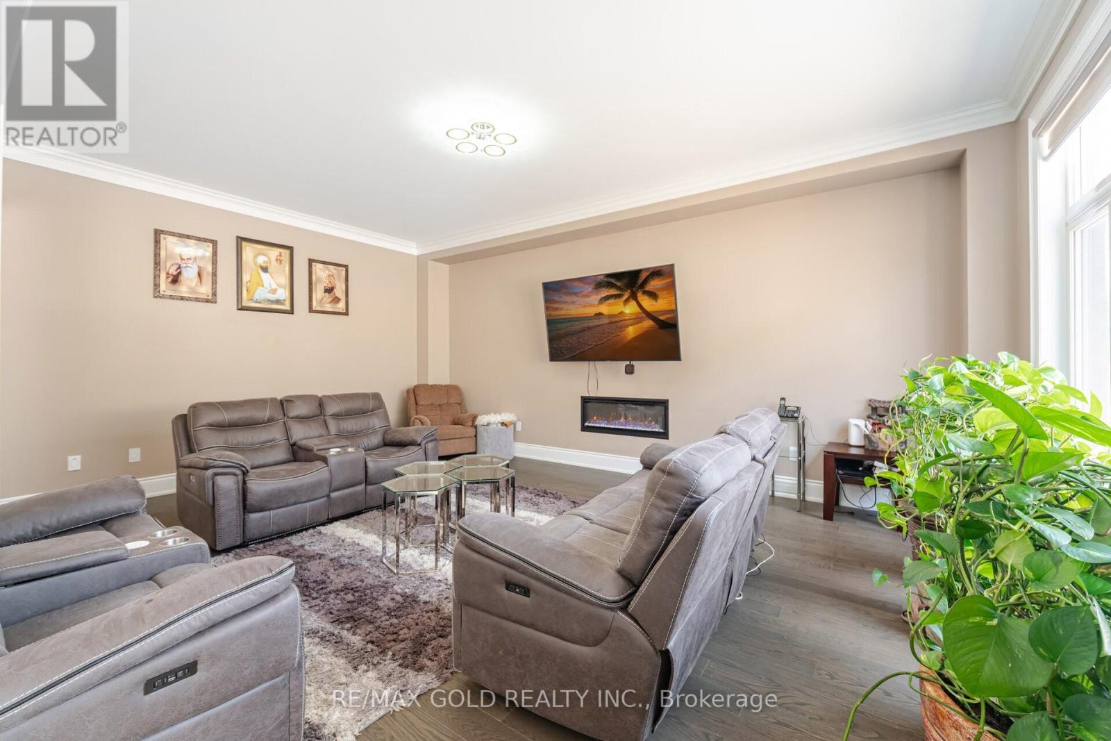 85 James Walker Avenue, Caledon, Ontario  L7C 4N1 - Photo 12 - W12681054