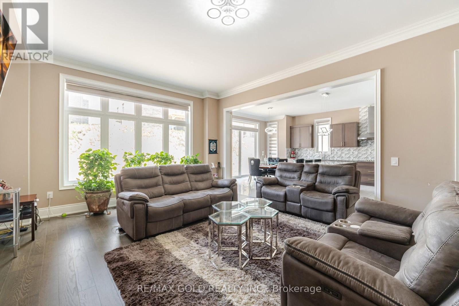 85 James Walker Avenue, Caledon, Ontario  L7C 4N1 - Photo 13 - W12681054