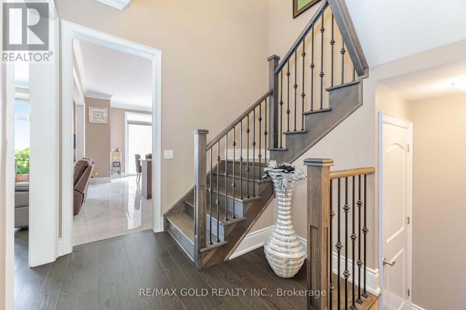 85 James Walker Avenue, Caledon, Ontario  L7C 4N1 - Photo 16 - W12681054