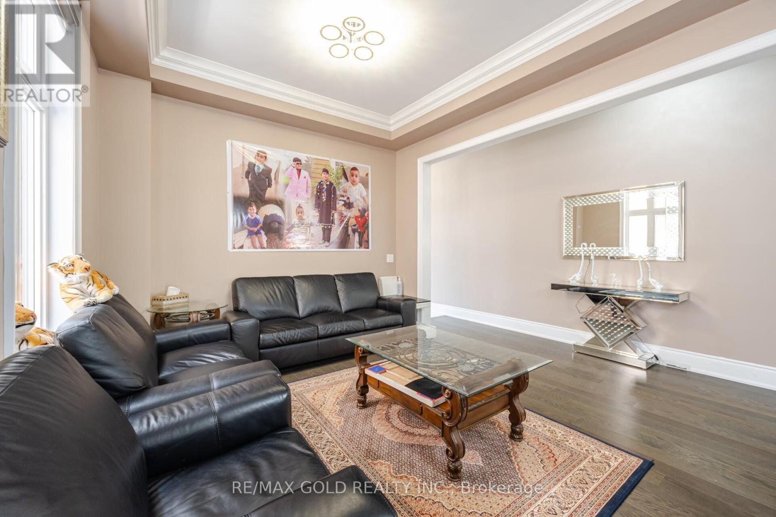 85 James Walker Avenue, Caledon, Ontario  L7C 4N1 - Photo 6 - W12681054