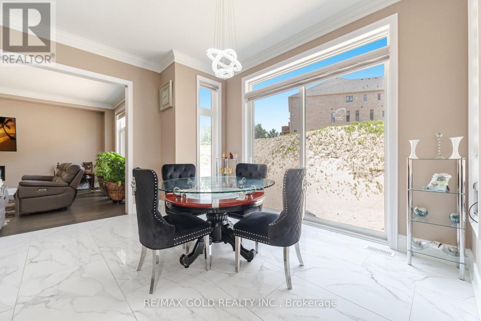 85 James Walker Avenue, Caledon, Ontario  L7C 4N1 - Photo 9 - W12681054