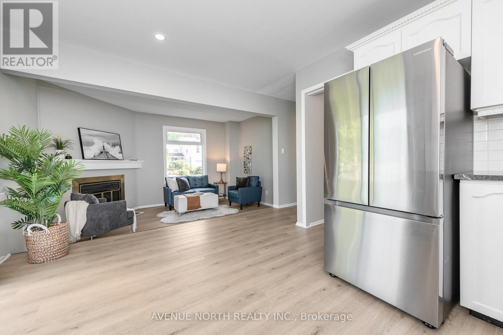 2 Chickasaw Crescent, Ottawa, Ontario  K2M 1M3 - Photo 21 - X12401058