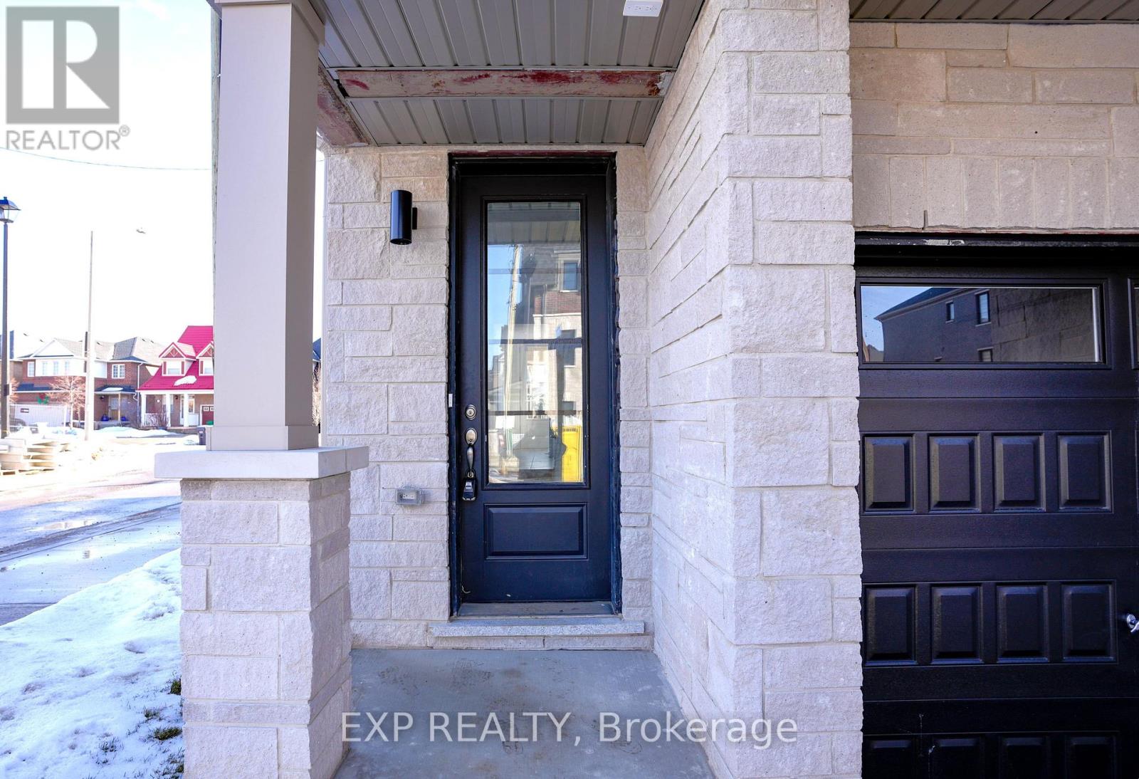 1260 National Valley Drive, Mississauga, Ontario  L5V 0E9 - Photo 4 - W12681094