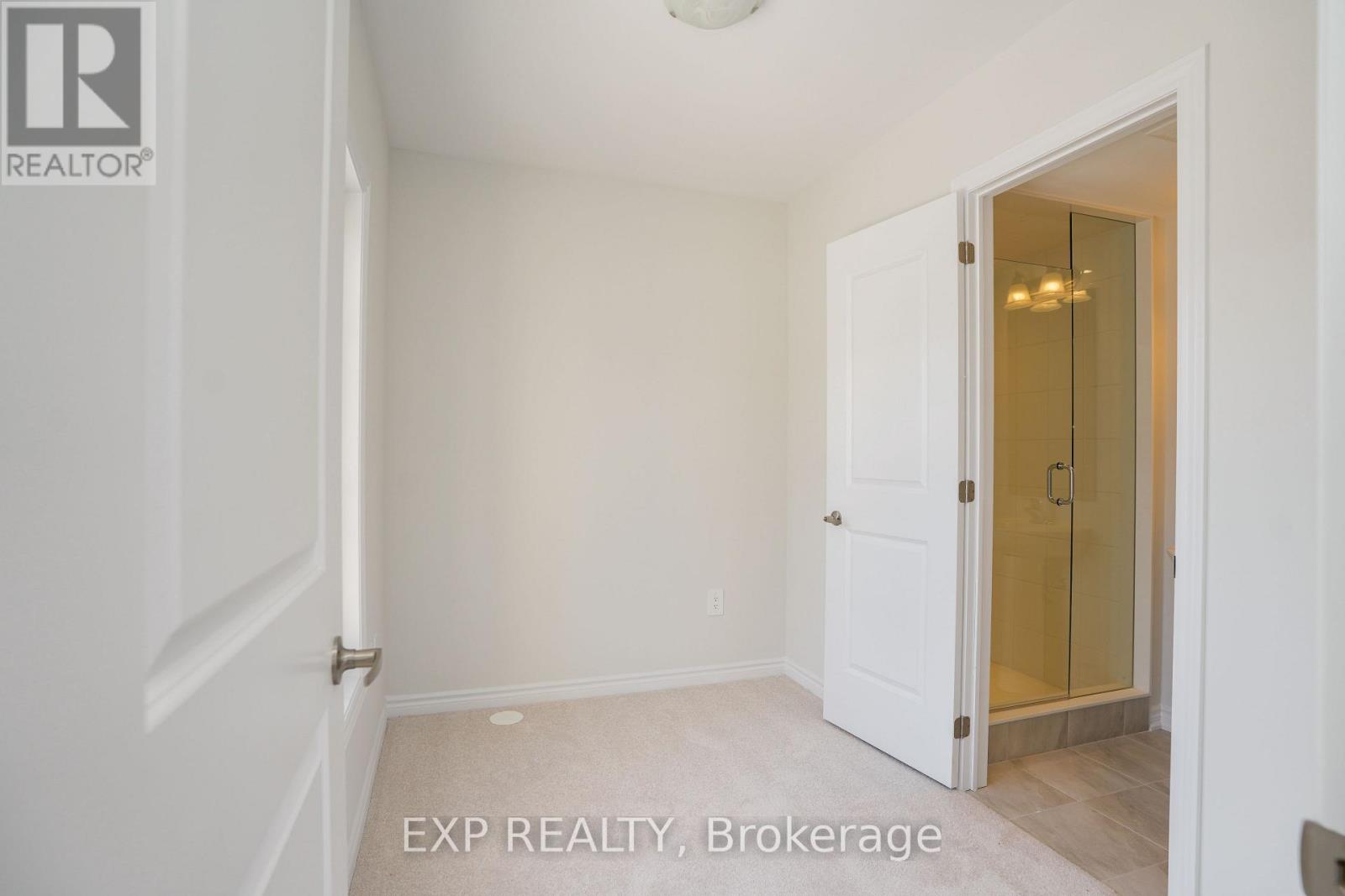 1260 National Valley Drive, Mississauga, Ontario  L5V 0E9 - Photo 7 - W12681094