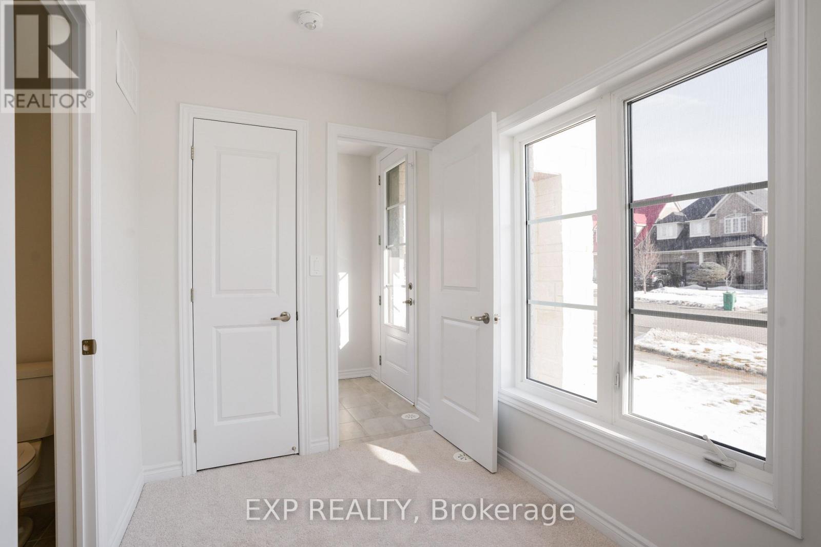 1260 National Valley Drive, Mississauga, Ontario  L5V 0E9 - Photo 8 - W12681094