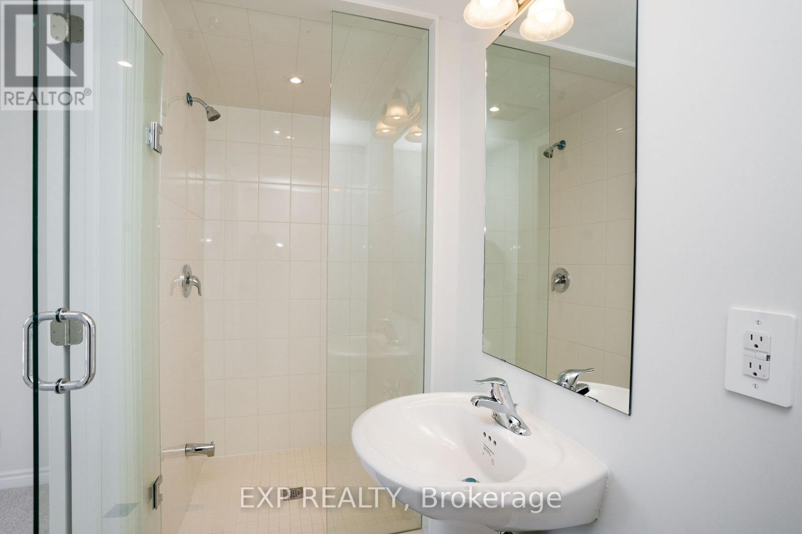 1260 National Valley Drive, Mississauga, Ontario  L5V 0E9 - Photo 9 - W12681094