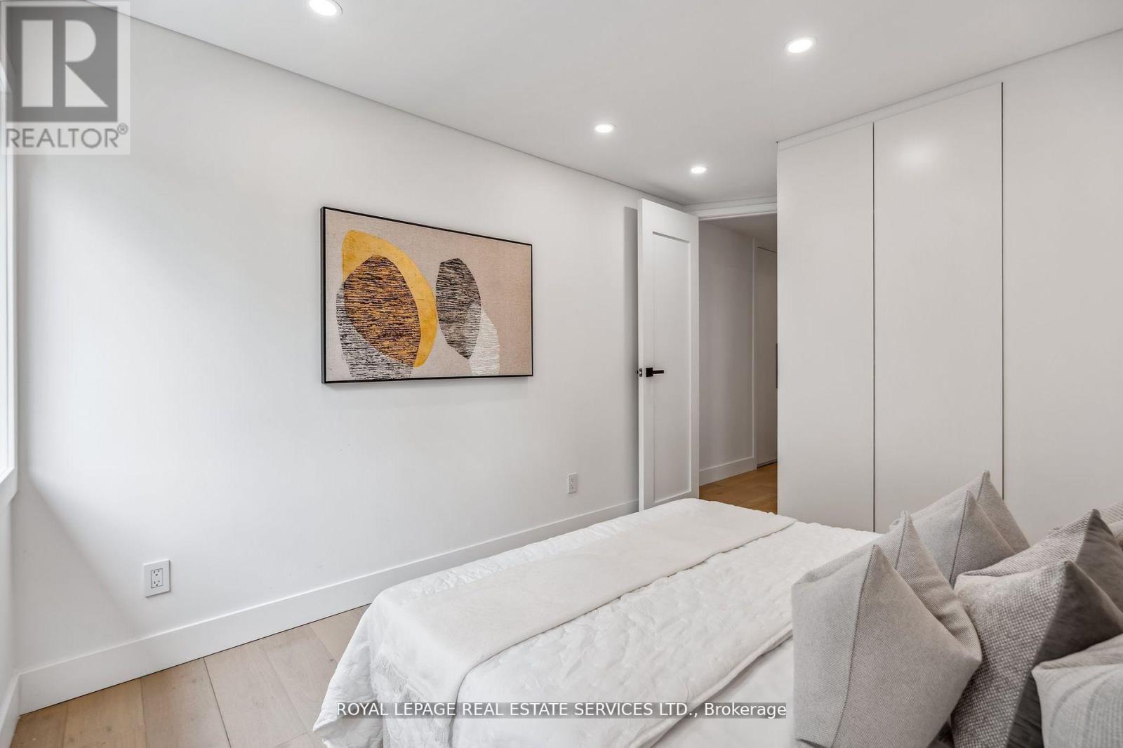 1657 Glenvista Drive, Oakville, Ontario  L6H 6K6 - Photo 25 - W12681104